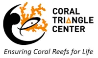 Logotipo del Coral Triangle Center con texto "Ensuring Coral Reefs for Life" y mención de Nusa Penida para conservación de arrecifes marinos.